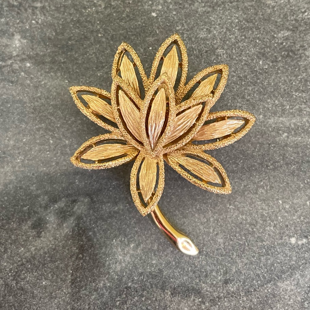 Vintage Avon Lotus Brooch